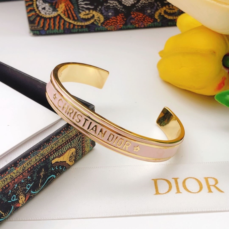 chr1st1an D10r bracelets